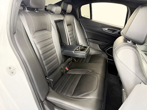 Used 2022 Alfa Romeo Giulia Veloce image 39