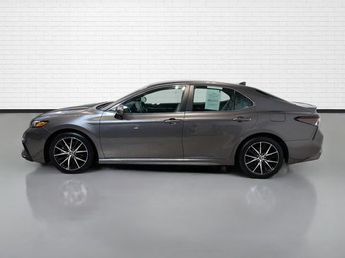 Used 2023 Toyota Camry SE FWD image 6