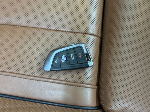 Used 2019 BMW X6 xDrive50i w/ M Sport Package image 40