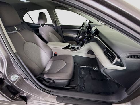 Used 2023 Toyota Camry LE image 28