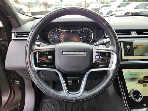 Certified 2022 Land Rover Range Rover Velar R-Dynamic S image 18