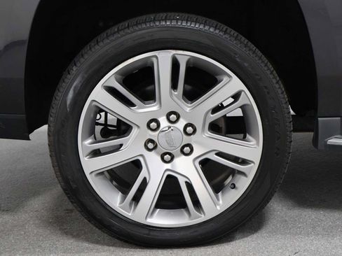 Used 2016 Cadillac Escalade ESV Luxury AWD/4WD image 36