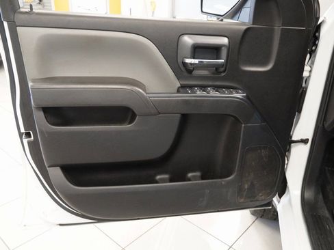 Used 2019 Chevrolet Silverado 1500 Custom w/ Custom Convenience Package image 15