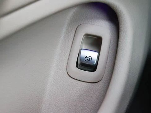 Certified 2021 Mercedes-Benz C 300 4MATIC Cabriolet image 41