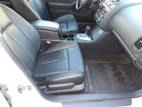 Used 2010 Nissan Altima 2.5 SL w/ SL Pkg FWD image 32