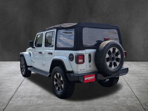 Used 2018 Jeep Wrangler Unlimited Sahara AWD/4WD image 7