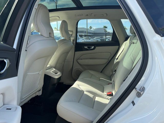 Used 2024 Volvo XC60 B5 Plus w/ Protection Package AWD/4WD image 11