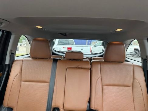 Used 2017 Toyota Highlander Limited AWD/4WD image 40