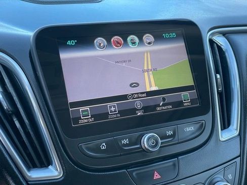 Used 2017 Chevrolet Malibu Premier w/ Premier Sun and Wheel Package image 19