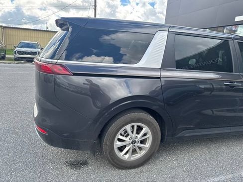Used 2024 Kia Carnival LX FWD image 22