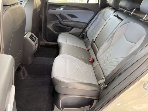 New 2026 Volkswagen Tiguan SE R-Line FWD image 15