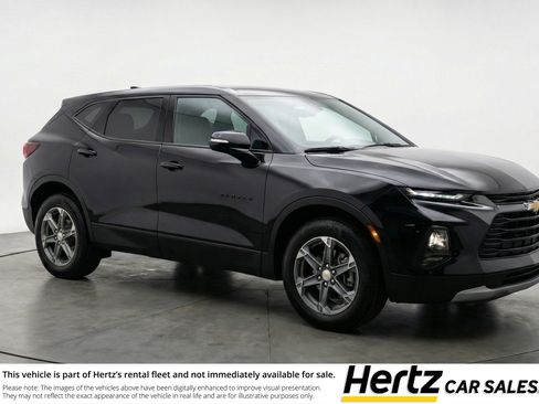 Used 2025 Chevrolet Blazer LT FWD image 1