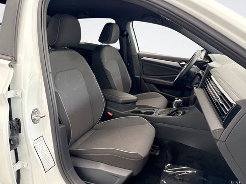 Used 2025 Volkswagen Jetta Sport image 16
