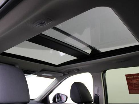 Certified 2025 Nissan Rogue Platinum FWD image 24