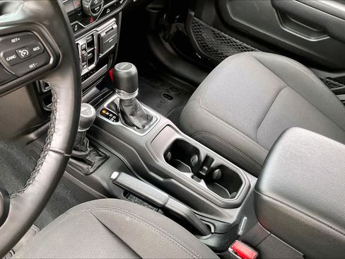 Used 2022 Jeep Gladiator Sport AWD/4WD image 16