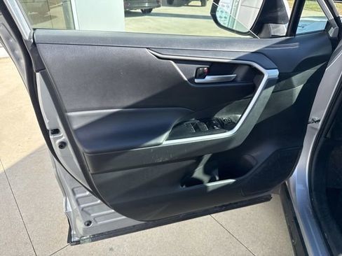 Used 2025 Toyota RAV4 XLE image 22