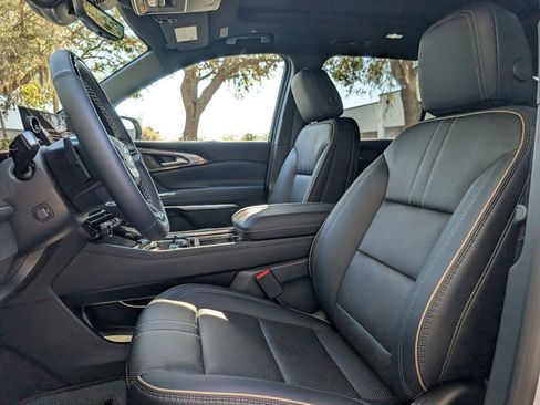 New 2026 Chevrolet Traverse High Country image 13