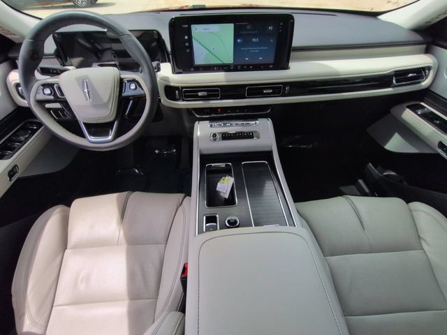 Used 2025 Lincoln Aviator Reserve w/ Equipment Group 201A AWD/4WD image 18