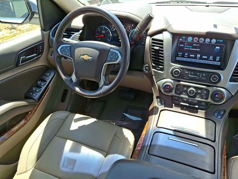 Used 2019 Chevrolet Suburban Premier AWD/4WD image 10