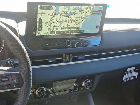 New 2025 Mitsubishi Outlander SE image 8