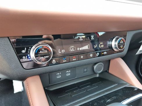 New 2025 Mitsubishi Outlander SEL image 19