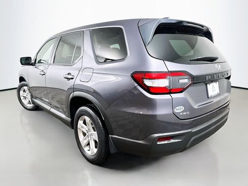 Used 2023 Honda Pilot LX image 5