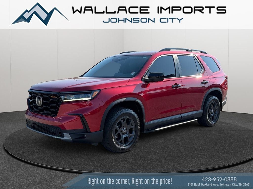 Used 2025 Honda Pilot TrailSport image 2