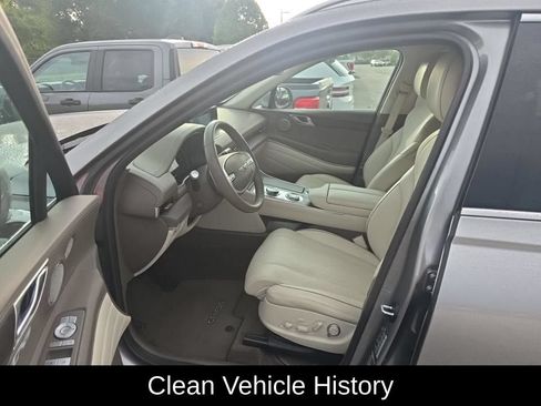 Used 2024 Genesis GV80 2.5T w/ Prestige Package AWD/4WD image 4