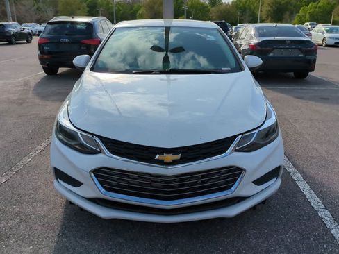 Used 2017 Chevrolet Cruze LT image 8