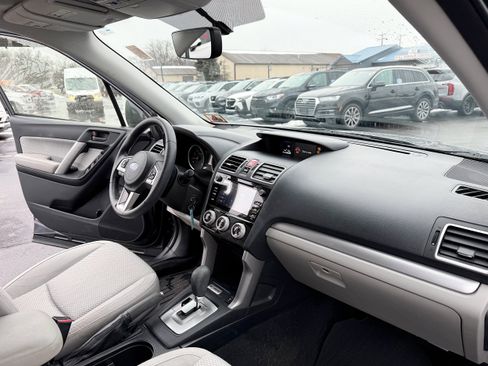Used 2017 Subaru Forester 2.5i Premium w/ All-Weather Package image 21