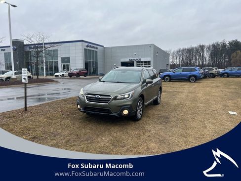 Used 2018 Subaru Outback 2.5i Touring image 1