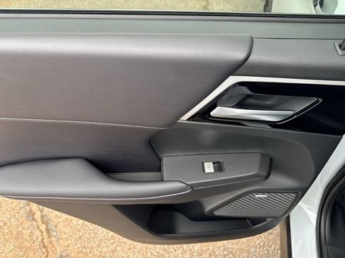 New 2026 Mitsubishi Outlander AWD image 38