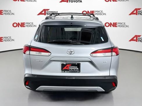 Certified 2025 Toyota Corolla Cross LE w/ Moonroof Package FWD image 7