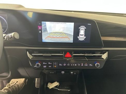 Used 2025 Kia Niro Wave w/ Wave Preserve Package image 22