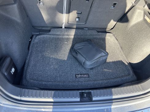 Certified 2023 Volkswagen Taos SE w/ Panoramic Sunroof Package image 32