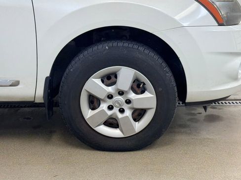 Used 2014 Nissan Rogue S w/ Convenience Package image 4