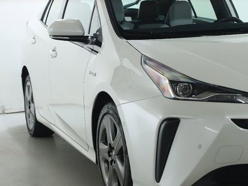 Used 2019 Toyota Prius XLE image 8