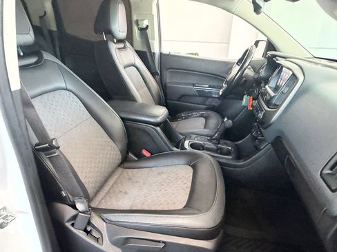 Used 2017 Chevrolet Colorado Z71 AWD/4WD image 14