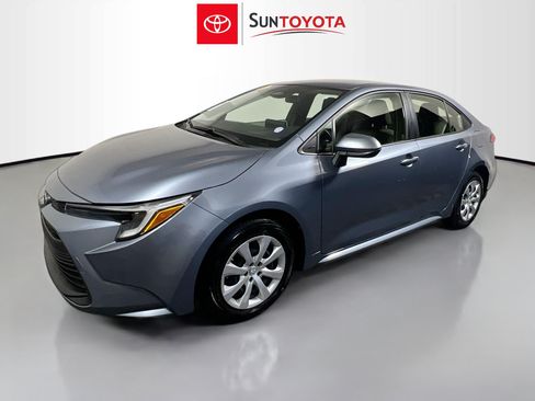Used 2026 Toyota Corolla LE FWD image 9