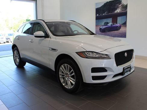 Used 2017 Jaguar F-PACE Prestige AWD/4WD image 2