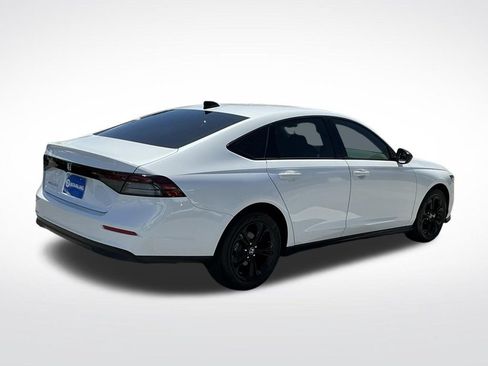 Certified 2025 Honda Accord SE image 9