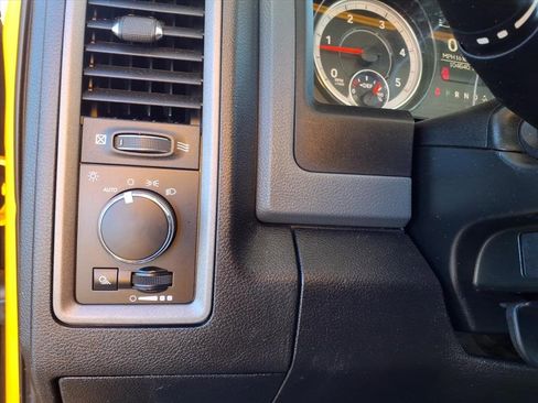 Used 2018 RAM 5500 Tradesman w/ Power & Remote Entry Group image 29