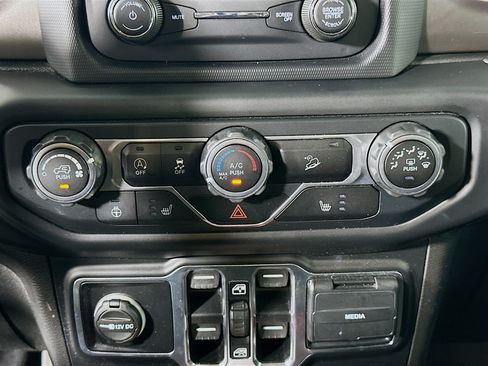 Used 2020 Jeep Wrangler Unlimited Sport S AWD/4WD image 23
