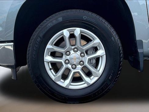 Used 2024 Chevrolet Silverado 1500 LT AWD/4WD image 32