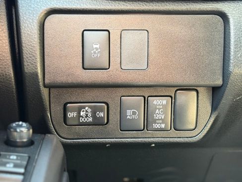 Used 2020 Toyota Tacoma TRD Off-Road w/ Technology Package image 20