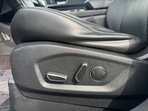 Used 2016 Ford Edge Titanium w/ Equipment Group 302A AWD/4WD image 11