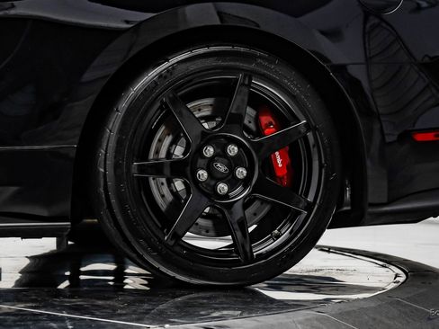 Used 2018 Ford Mustang Shelby GT350R w/ GT350R Equipment Group 920A RWD image 83