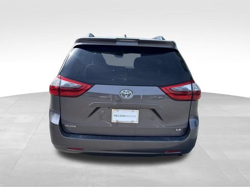 Used 2020 Toyota Sienna LE FWD image 6