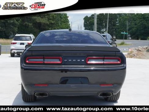 Used 2018 Dodge Challenger R/T Scat Pack RWD image 6