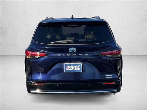 Used 2021 Toyota Sienna Limited image 6